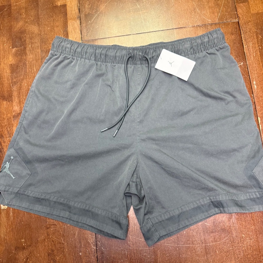 New Jordan Essentials Woven Shorts Mens XXL Grey FN6515 Jumpman Logo Athletic